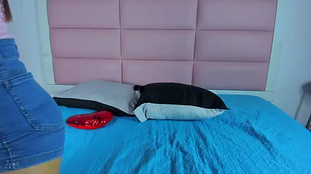 Aliss Aron online show from 03.27.26