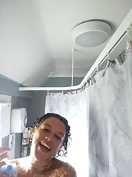 Snapshot of GoddessChantelle chatting on 09.19.25 GoddessChantelle online show from 09.19.25