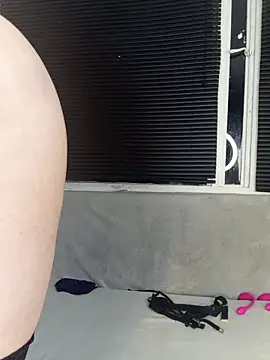 a Malgosia mako online show from 01.08.26