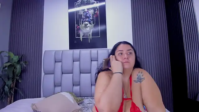 Bora Lajuana online show from 10.18.25