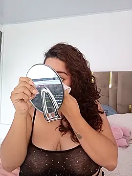 LoanaSantos online show from 04.17.26