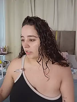 Snapshot of LoanaSantos chatting on 07.18.26 LoanaSantos online show from 07.18.26