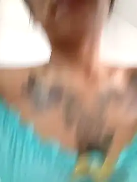 Liahdiaz  online show from 10.18.25