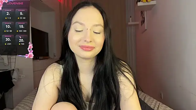 june mooon online show from 11.15.25