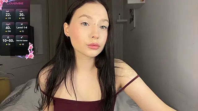 june mooon online show from 12.01.25