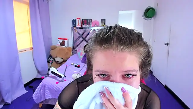 Luna Analya online show from 04.13.26