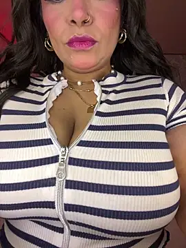 Snapshot of Vicky_Saidi chatting on 05.17.26 Vicky Saidi online show from 05.17.26