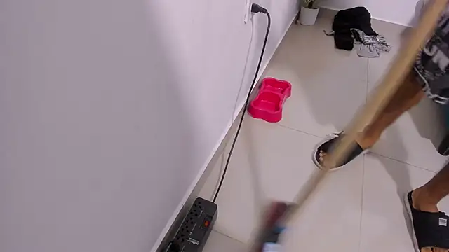 Rihanna hotx online show from 12.21.25