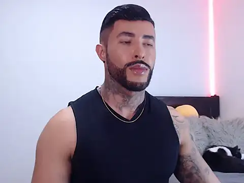 andrea de lucaa online show from 11.04.25