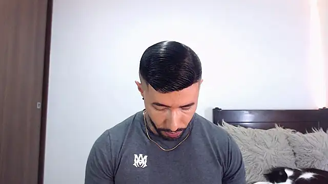 andrea de lucaa online show from 02.02.26