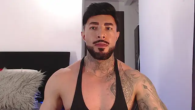 Snapshot of andrea_de_lucaa chatting on 06.19.26 andrea de lucaa online show from 06.19.26