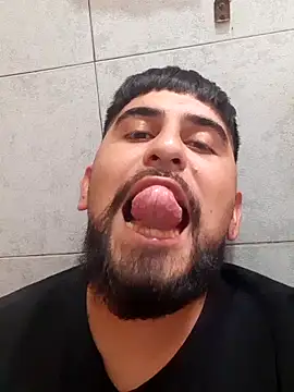 Snapshot of Facosaf chatting on 11.18.25 Facosaf online show from 11.18.25