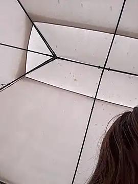 Isabella18 pink online show from 06.02.26