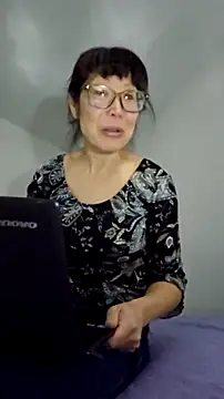 Snapshot of LeemaBean chatting on 10.11.25 LeemaBean online show from 10.11.25