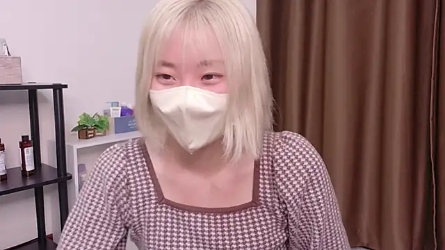 Snapshot of Nana__ch chatting on 06.06.26 Nana ch online show from 06.06.26