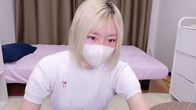 Snapshot of Nana__ch chatting on 06.24.26 Nana ch online show from 06.24.26