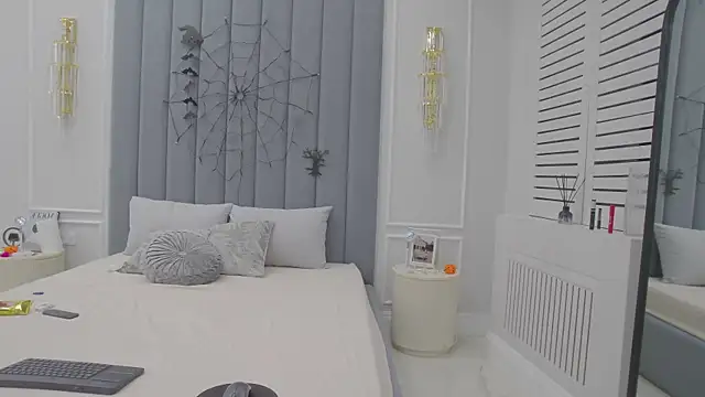 VioletAsh online show from 11.03.25