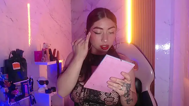 Snapshot of Sophia_tf chatting on 02.11.26 Sophia tf online show from 02.11.26