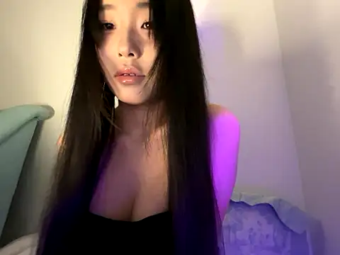 Snapshot of 77momomo chatting on 09.22.25 77momomo online show from 09.22.25