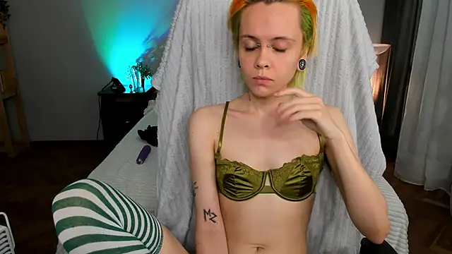 sweet posya online show from 09.19.25