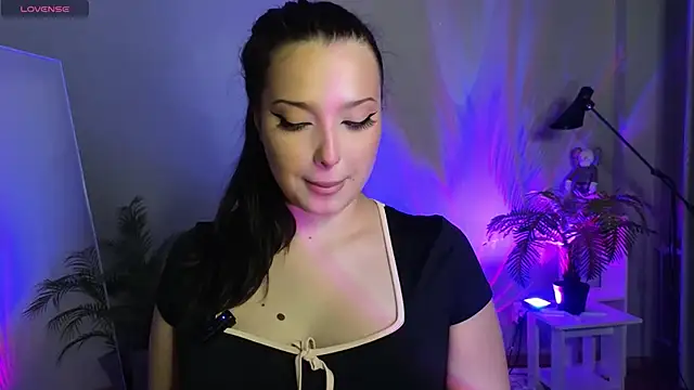 Lucy louras online show from 10.15.25