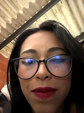 Snapshot of Emma__cumlovee chatting on 10.14.25 Emma cumlovee online show from 10.14.25