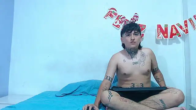 onixandghosty1 online show from 12.22.25