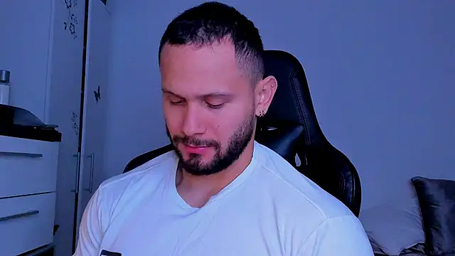 Snapshot of andrewcorey1 chatting on 09.25.25 andrewcorey1 online show from 09.25.25