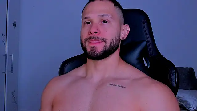 Snapshot of andrewcorey1 chatting on 09.30.25 andrewcorey1 online show from 09.30.25