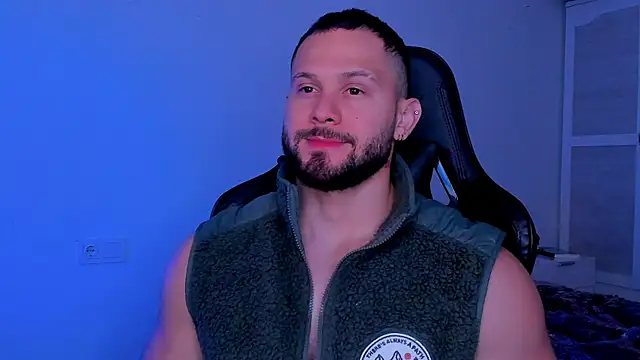 Snapshot of andrewcorey1 chatting on 10.02.25 andrewcorey1 online show from 10.02.25