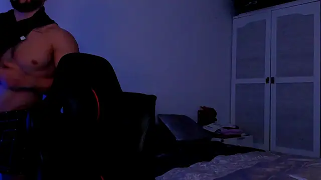 Snapshot of andrewcorey1 chatting on 10.08.25 andrewcorey1 online show from 10.08.25