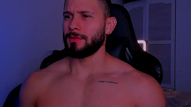 Snapshot of andrewcorey1 chatting on 10.12.25 andrewcorey1 online show from 10.12.25