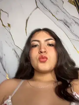 Snapshot of Gaby-Herrera chatting on 11.29.25 Gaby-Herrera online show from 11.29.25