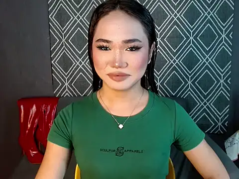 Snapshot of hugesignificant_69 chatting on 10.18.25 hugesignificant 69 online show from 10.18.25