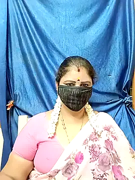 Snapshot of sushma26 chatting on 09.29.25 sushma26 online show from 09.29.25