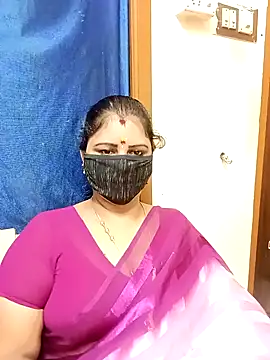 Snapshot of sushma26 chatting on 10.26.25 sushma26 online show from 10.26.25