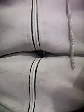 CUTGIRL76 online show from 12.20.25