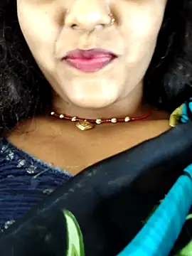 AnanyaKapoor89 online show from 10.08.25