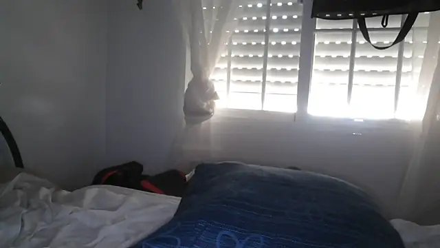 Snapshot of yumara351 chatting on 04.24.26 yumara351 online show from 04.24.26