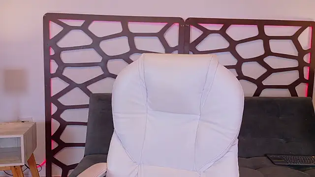 kloe bella online show from 02.13.26