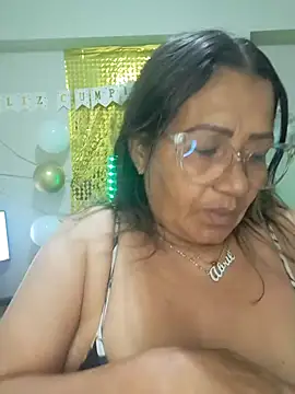 Snapshot of Vickysweeeettt chatting on 06.24.26 Vickysweeeettt online show from 06.24.26