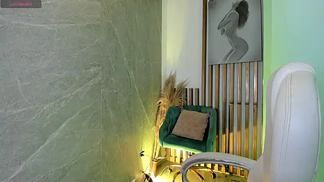 PauliinaBelle  online show from 04.04.26