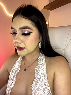 Zoe Serrat online show from 10.18.25