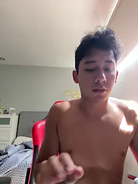 Snapshot of leduck7 chatting on 09.16.25 leduck7 online show from 09.16.25