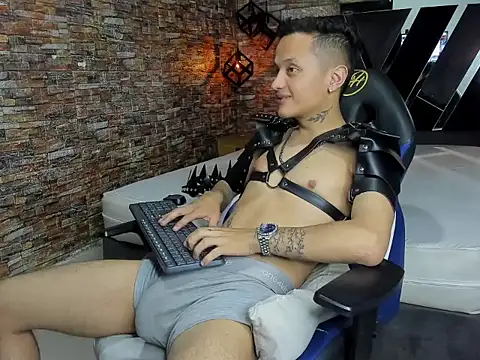 SkinnyZetth online show from 12.16.25