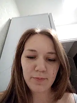 AlisaWyn online show from 12.20.25