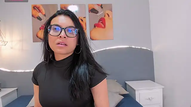 Sara mora  online show from 06.01.26