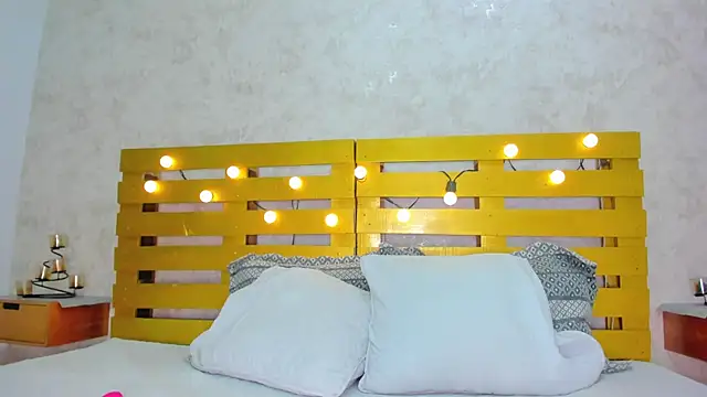 thalia888  online show from 11.26.25