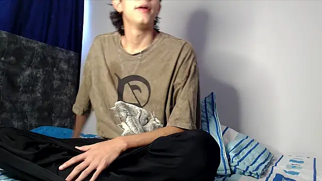 Snapshot of alexmark_ chatting on 06.10.26 alexmark online show from 06.10.26