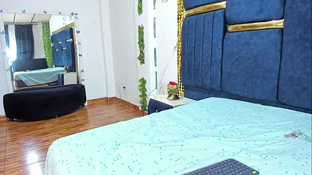 Snapshot of vyumekoper chatting on 09.28.25 vyumekoper online show from 09.28.25